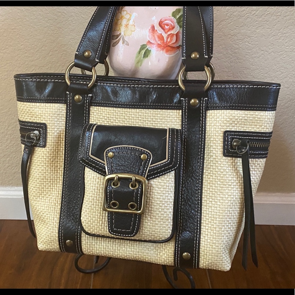 FLASH SALE!Authentic Coach Straw tote Leather Trim